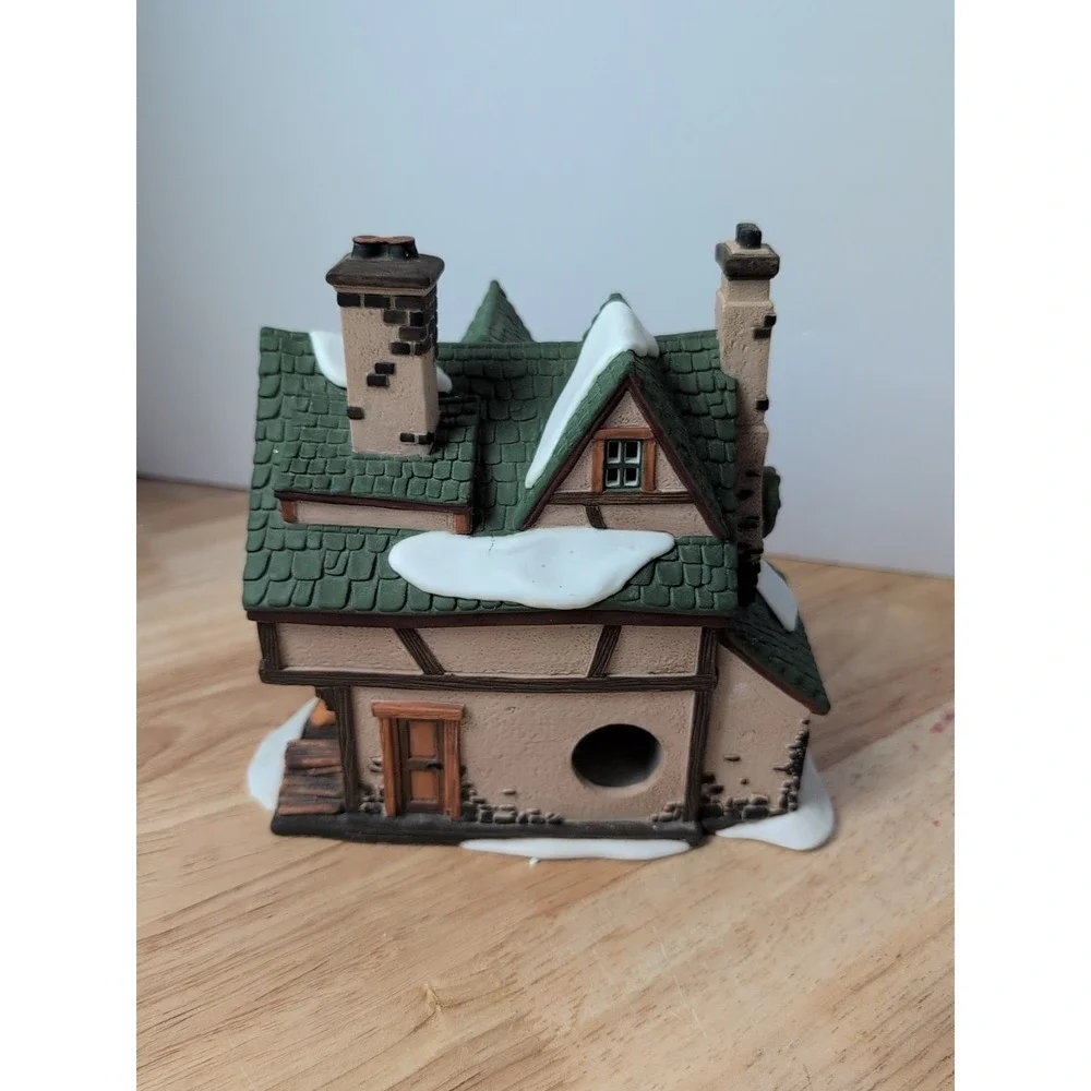 Department 56 Quilly's Antiques Dickens' Village Series Lighted House #58348